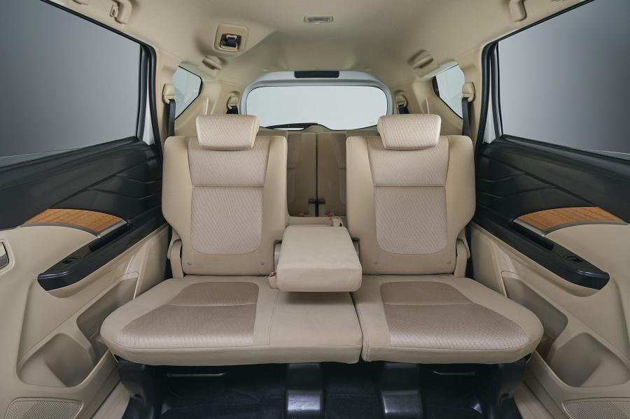 Интерьер Mitsubishi Xpander 2017 года  (фото 25 из 30)